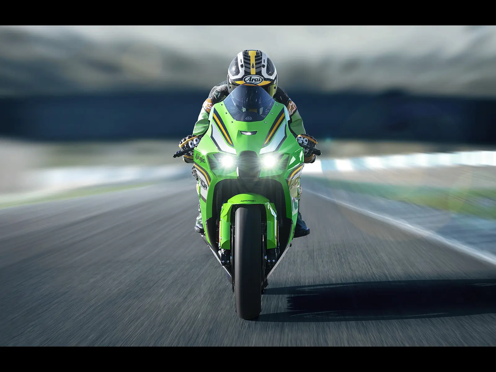 2025 Ninja ZX-10R lifestyle image