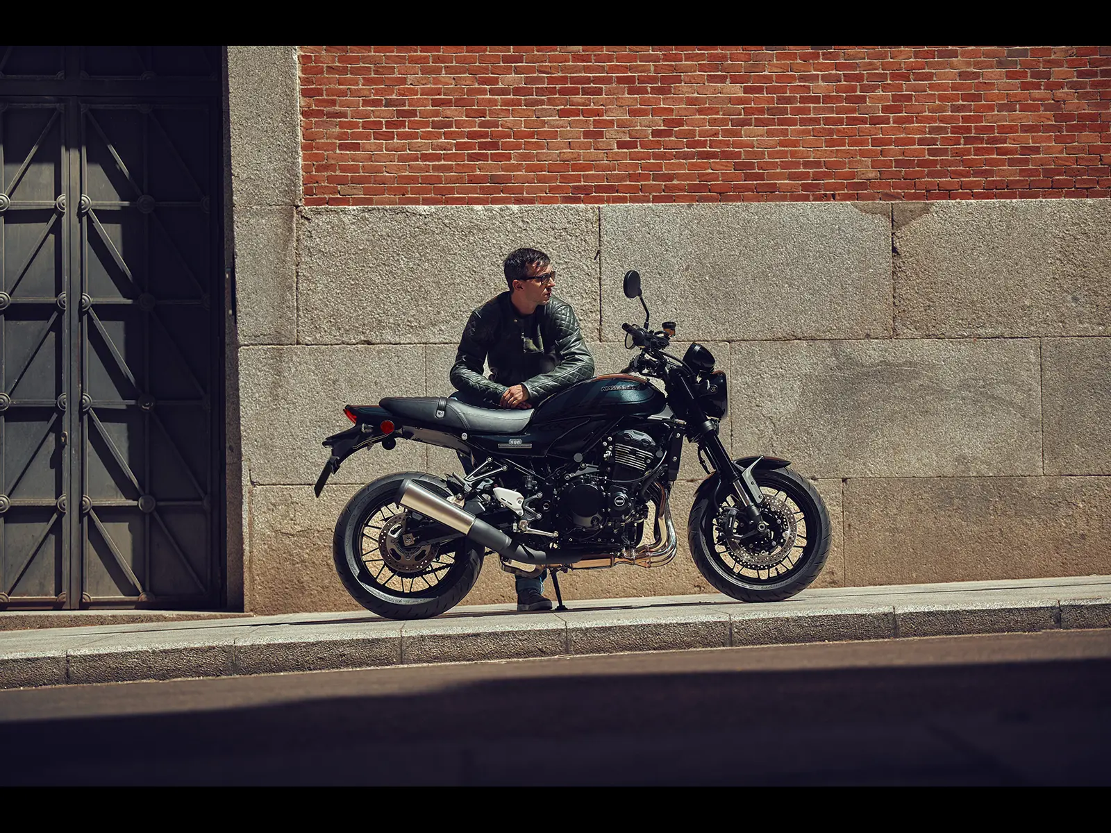 2026 Z900RS lifestyle image