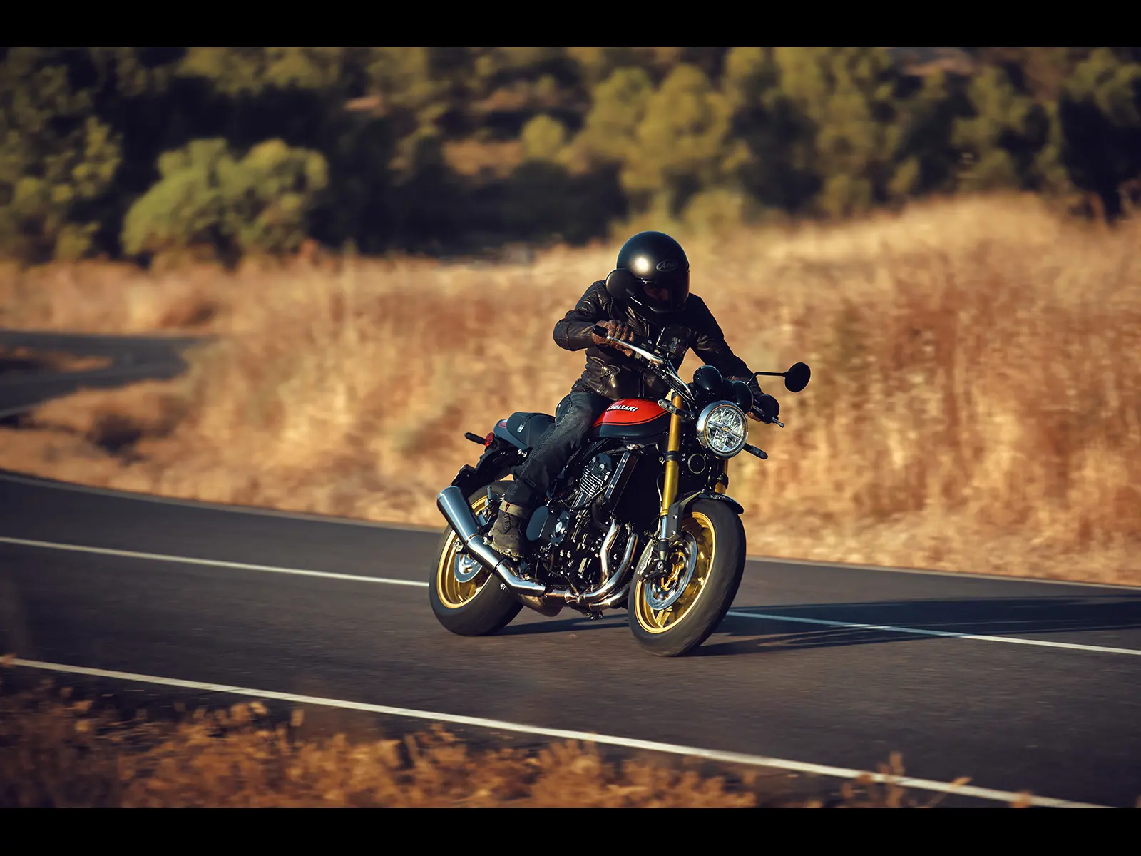 2026 Z900RS SE lifestyle image