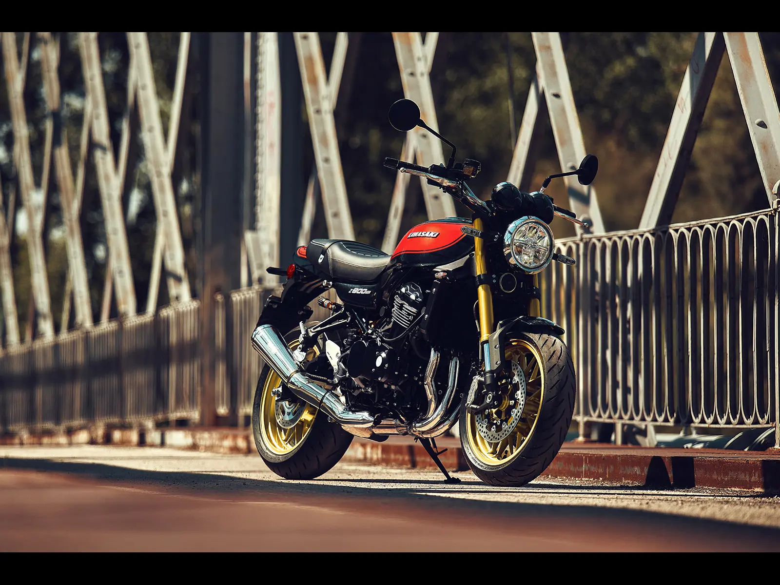 2026 Z900RS SE lifestyle image