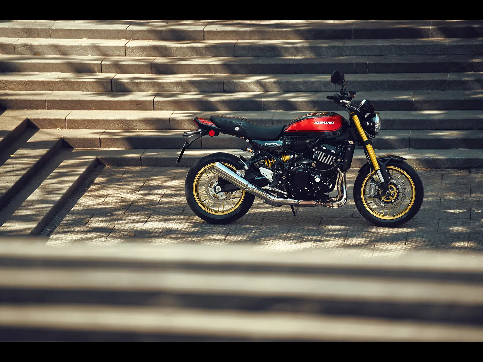 2026 Z900RS SE lifestyle image