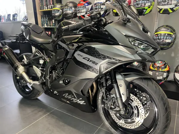 2026 KAWASAKI ZX4RR PERFORMANCE IN METALLIC MATTE GRAPHENSTEEL