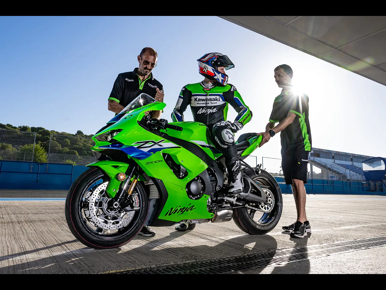 2026 Ninja ZX-10RR Performance lifestyle image