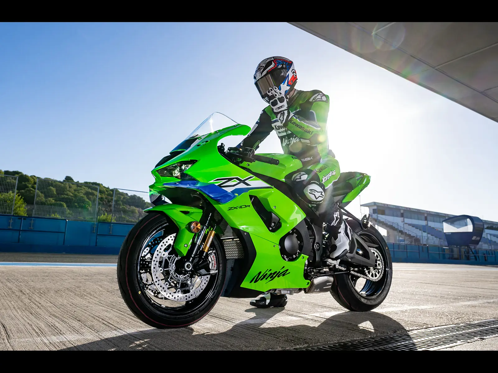 2026 Ninja ZX-10RR Performance lifestyle image