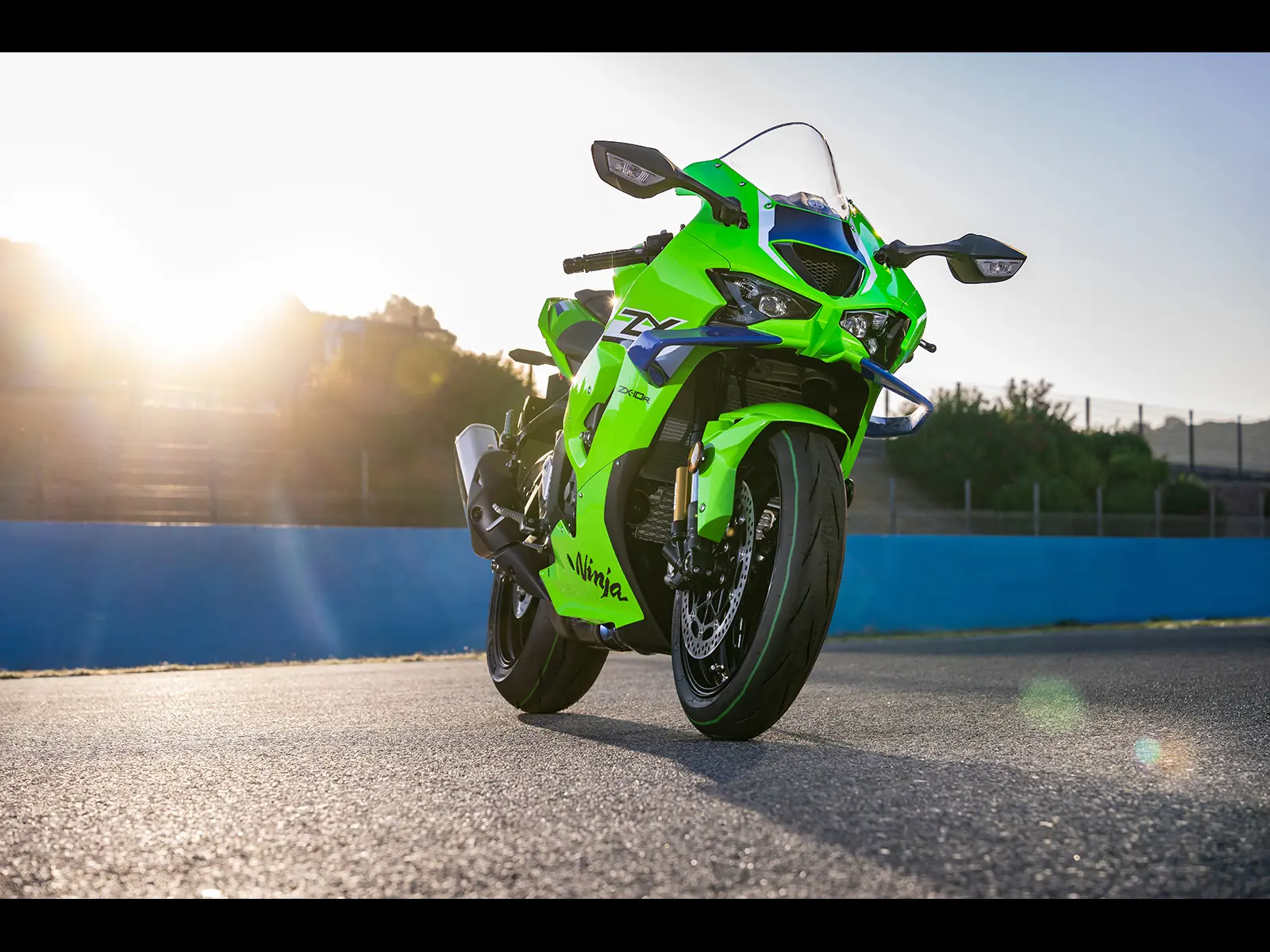 2026 Ninja ZX-10RR Performance lifestyle image