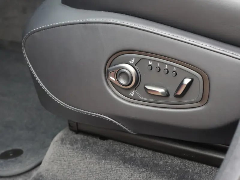2023 Aston Martin DBX 4.0 V8 707