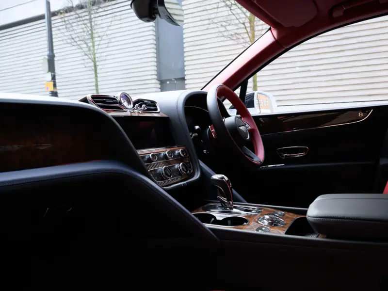2026 Bentley Bentayga 4.0 V8 Mulliner EWB LWB
