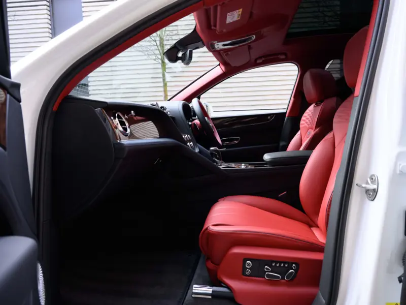 2026 Bentley Bentayga 4.0 V8 Mulliner EWB LWB