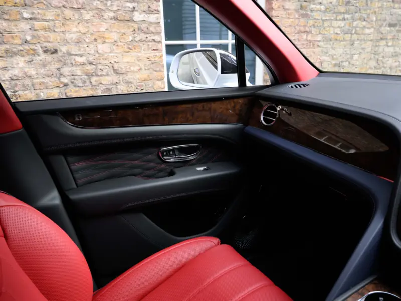 2026 Bentley Bentayga 4.0 V8 Mulliner EWB LWB