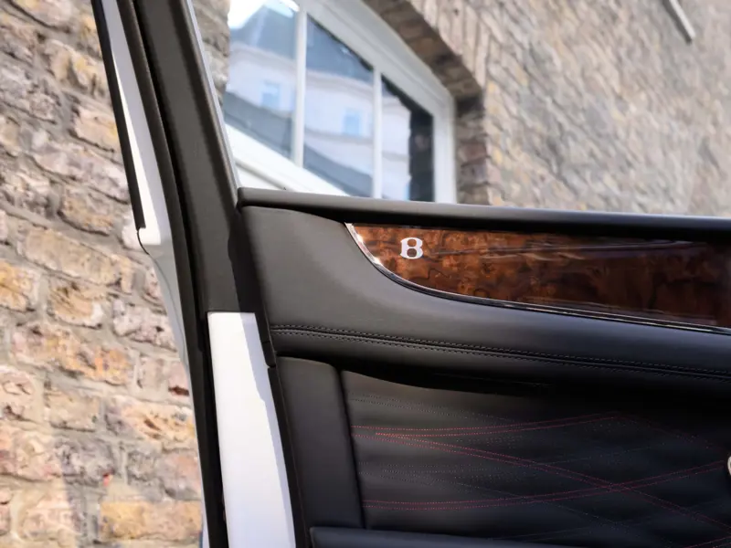 2026 Bentley Bentayga 4.0 V8 Mulliner EWB LWB
