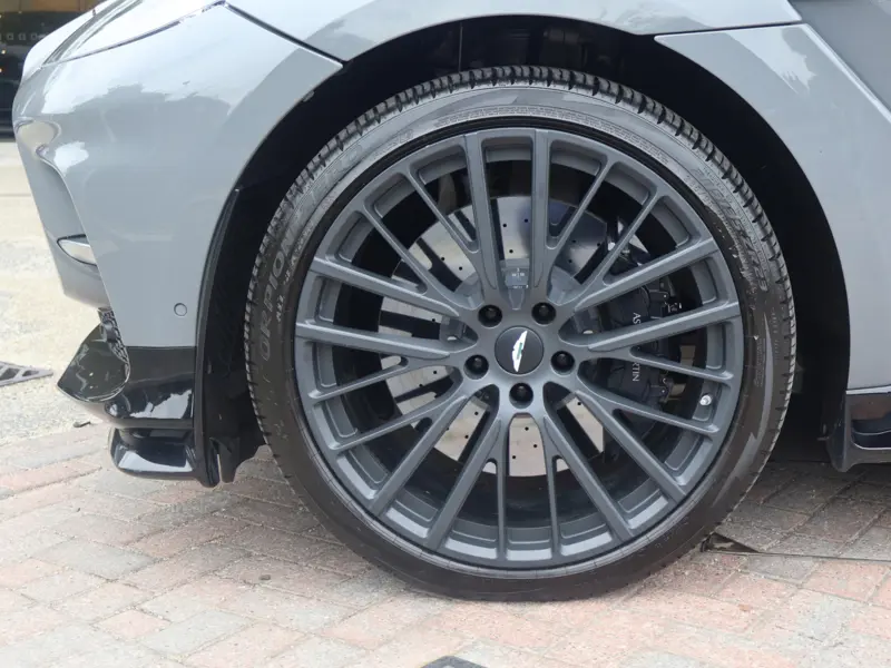 2023 Aston Martin DBX 4.0 V8 707