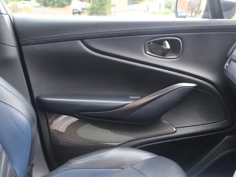 2023 Aston Martin DBX 4.0 V8 707