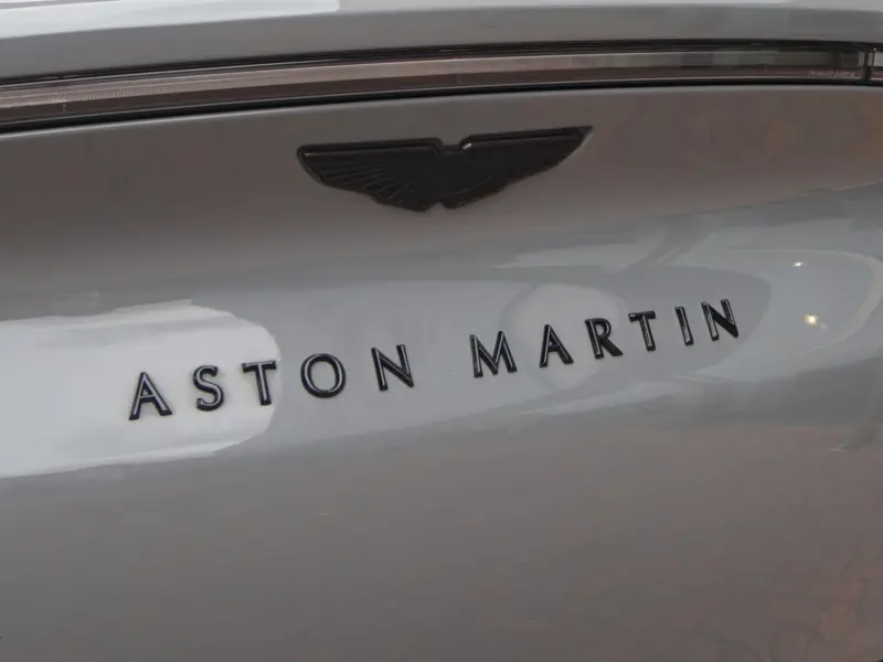 2023 Aston Martin DBX 4.0 V8 707