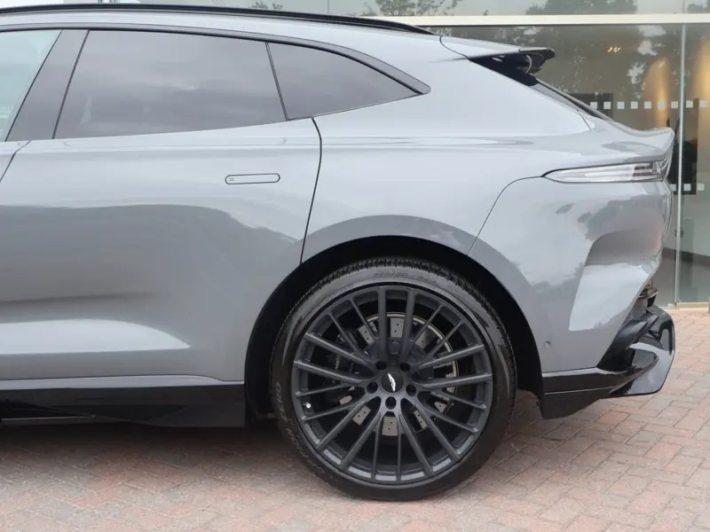 2023 Aston Martin DBX 4.0 V8 707