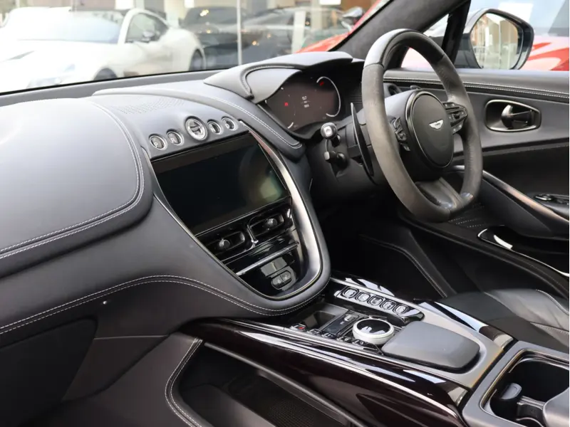 2024 Aston Martin DBX 4.0 V8