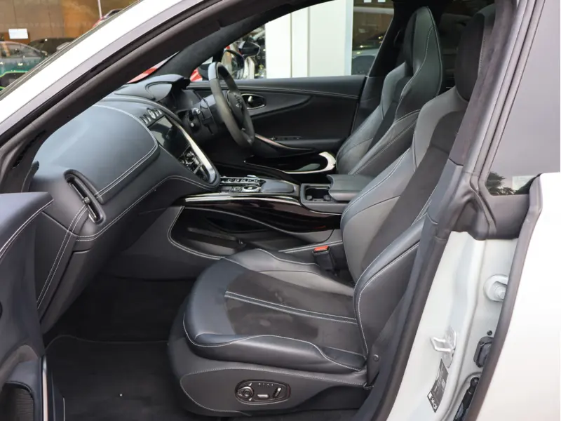 2024 Aston Martin DBX 4.0 V8