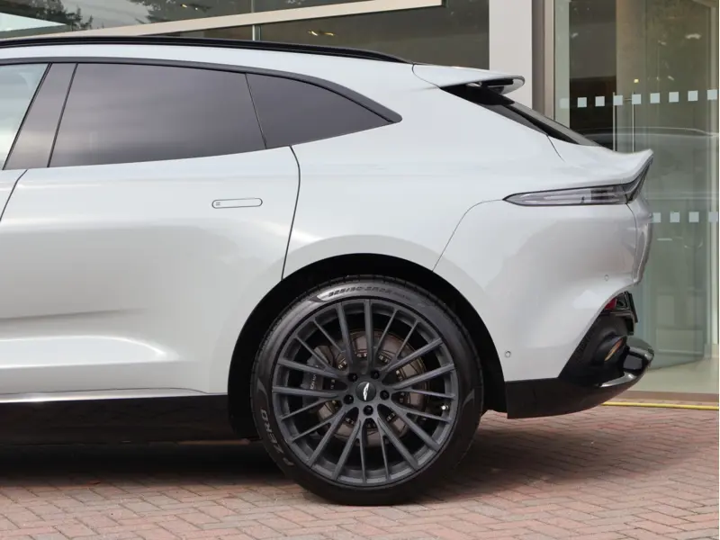 2024 Aston Martin DBX 4.0 V8