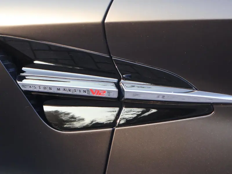 2025 Aston Martin Vanquish 5.2 V12 BiTurbo STD