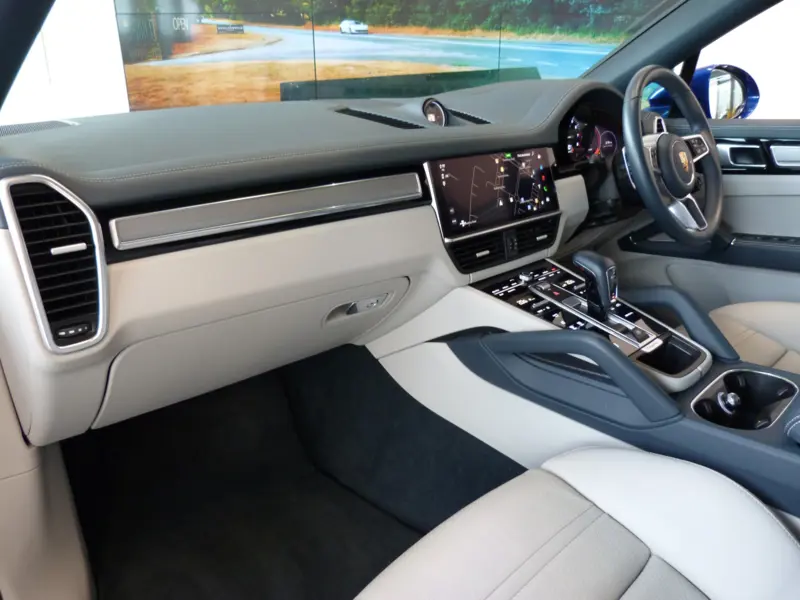 2023 Porsche Cayenne V6