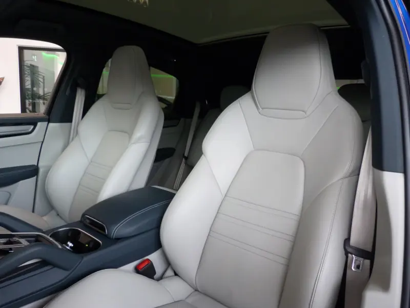 2023 Porsche Cayenne V6