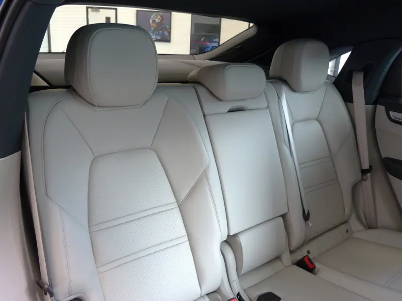 2023 Porsche Cayenne V6