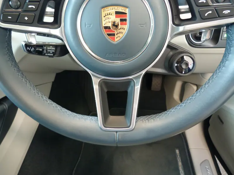 2023 Porsche Cayenne V6