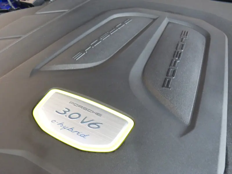 2023 Porsche Cayenne V6