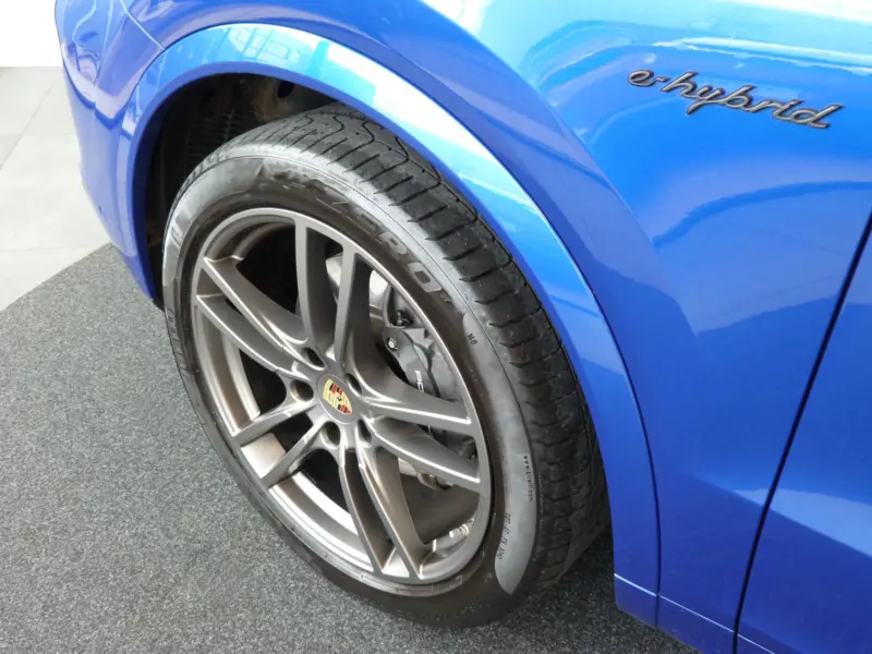 2023 Porsche Cayenne V6