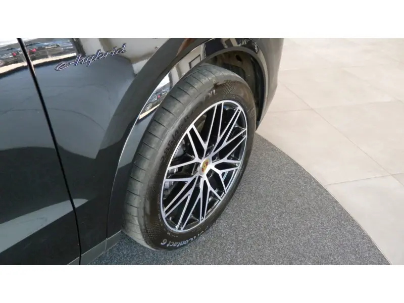2024 Porsche Cayenne 3.0 V6 E-Hybrid
